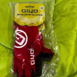 Bike Wear Gloves GIYO Brand Size: M Color Red